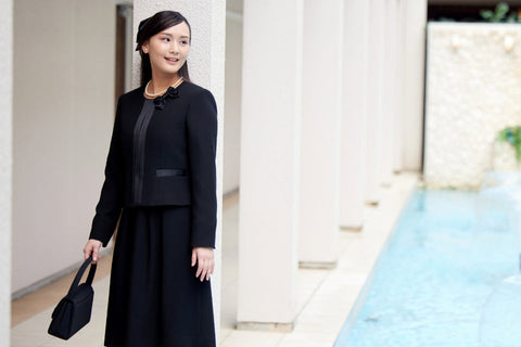 20代女性が着るブラックフォーマル選びのポイント