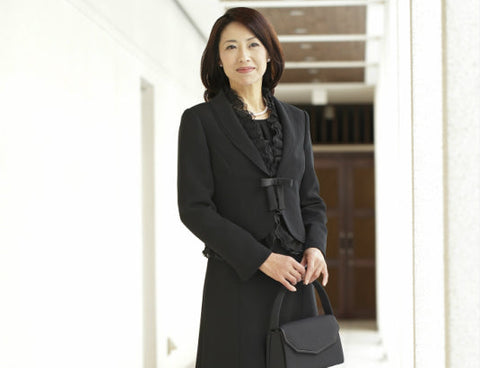 40代女性の喪服選びのポイントとおすすめ喪服をご紹介