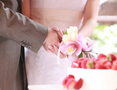 ブラックフォーマルで結婚式に出席しても大丈夫?