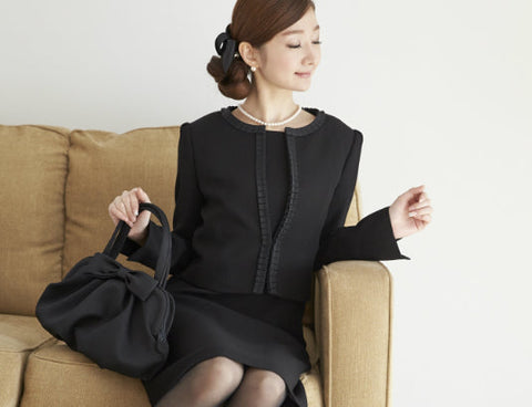 ブラックフォーマルに合わせるバッグの選び方