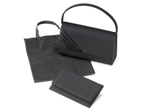 ブラックフォーマルに必要な小物はセット購入がおすすめ