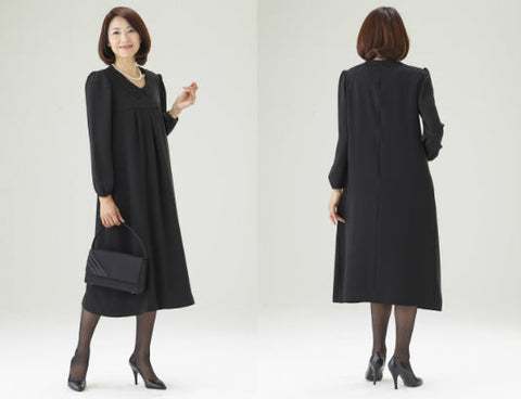 上手に着分けるロング丈のブラックフォーマル