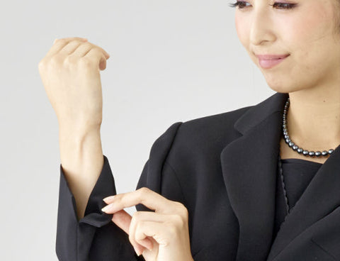 大きいサイズの喪服選び|美しく見せるためのチェックポイント