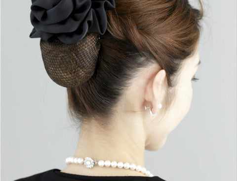 女性の喪服マナーと着こなしの基本|失礼のない装い方