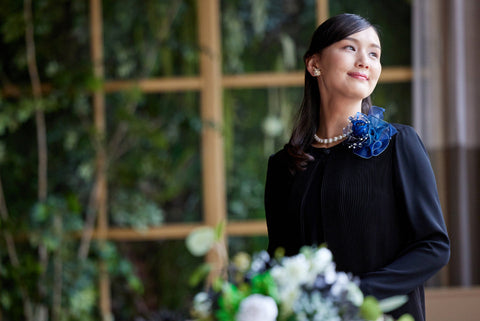 結婚式・卒業式にも!ブラックフォーマルのワンピース着こなし術