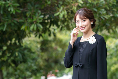 女性に贈る、ブラックフォーマルのおしゃれな着回し法