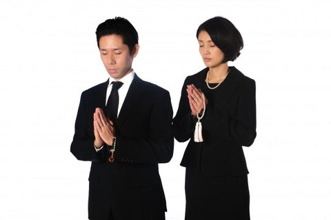 【女性編】喪服が急に必要となったときの対処法！あわてないことが大事