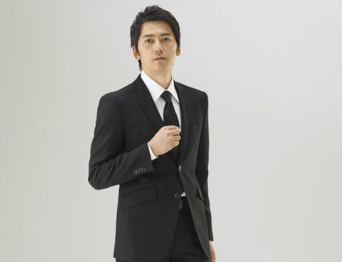 法事にふさわしい服装とは？おすすめ喪服をご紹介