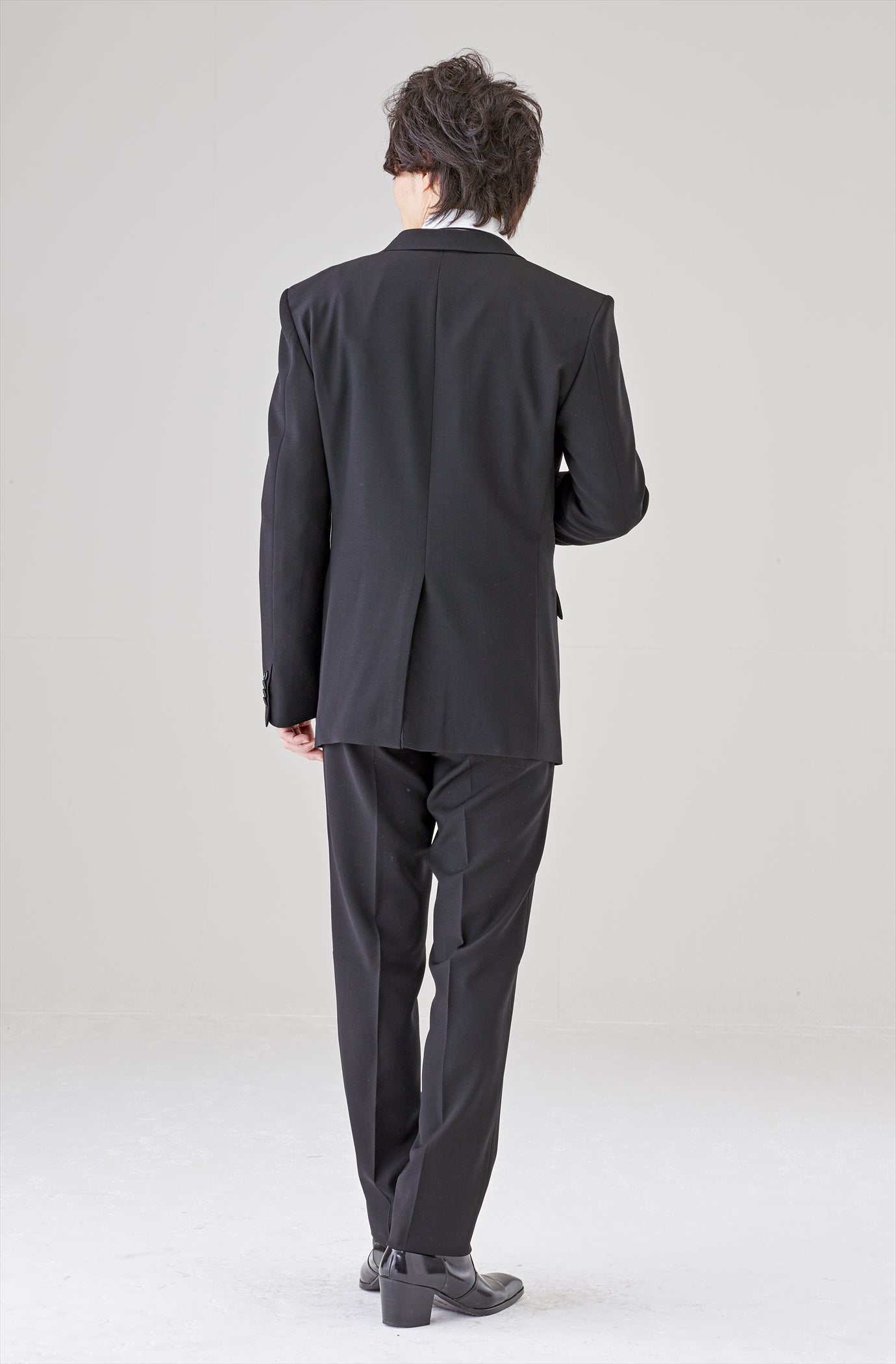 メンズブラックスーツ シングル アジャスターあり 2453 – 喪服・礼服・ブラックフォーマル専門通販サイト MONOIR(モノワール)